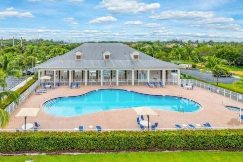 House in West Palm Beach, Florida 5 bedrooms, 308.16 sq.m. № 2083310 - photo 24