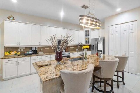 House in West Palm Beach, Florida 5 bedrooms, 308.16 sq.m. № 2083310 - photo 2
