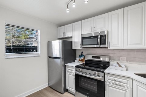 Copropriété à vendre à Indian Shores, Floride: 2 chambres, 86.86 m2 № 2150502 - photo 10
