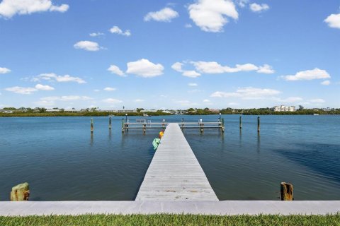 Copropriété à vendre à Indian Shores, Floride: 2 chambres, 86.86 m2 № 2150502 - photo 24