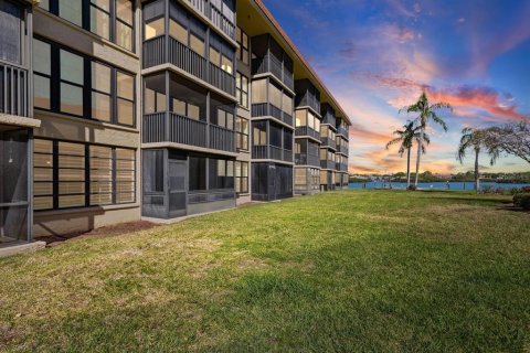 Copropriété à vendre à Indian Shores, Floride: 2 chambres, 86.86 m2 № 2150502 - photo 5
