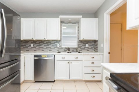 Casa en venta en Sun City Center, Florida, 2 dormitorios, 172.8 m2 № 1536719 - foto 14