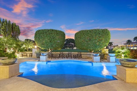 House in Boca Raton, Florida 4 bedrooms, 573.86 sq.m. № 2389910 - photo 18