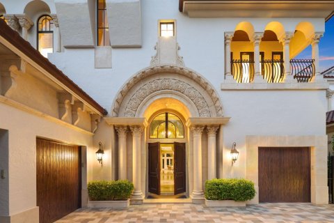 House in Boca Raton, Florida 4 bedrooms, 573.86 sq.m. № 2389910 - photo 13