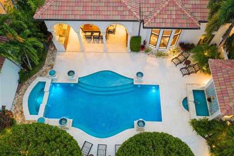 House in Boca Raton, Florida 4 bedrooms, 573.86 sq.m. № 2389910 - photo 25