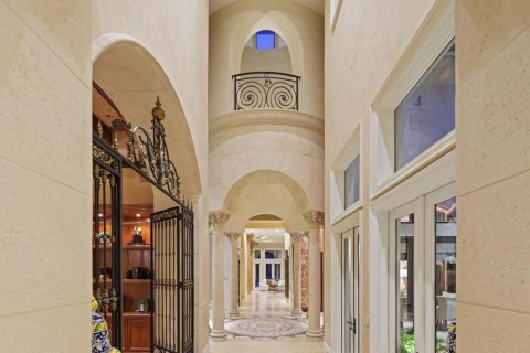 House in Boca Raton, Florida 4 bedrooms, 573.86 sq.m. № 2389910 - photo 29