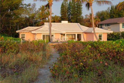House in Jupiter Island, Florida 7 bedrooms, 286.23 sq.m. № 2076315 - photo 5