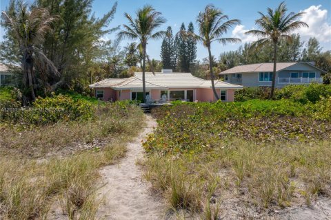 House in Jupiter Island, Florida 7 bedrooms, 286.23 sq.m. № 2076315 - photo 4