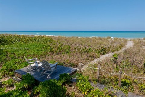 House in Jupiter Island, Florida 7 bedrooms, 286.23 sq.m. № 2076315 - photo 29