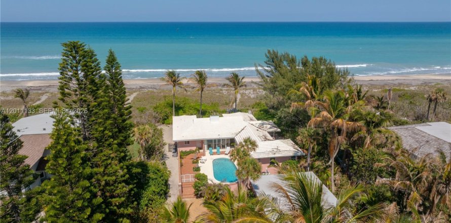 House in Jupiter Island, Florida 7 bedrooms, 286.23 sq.m. № 2076315