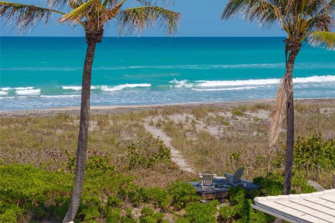 House in Jupiter Island, Florida 7 bedrooms, 286.23 sq.m. № 2076315 - photo 30