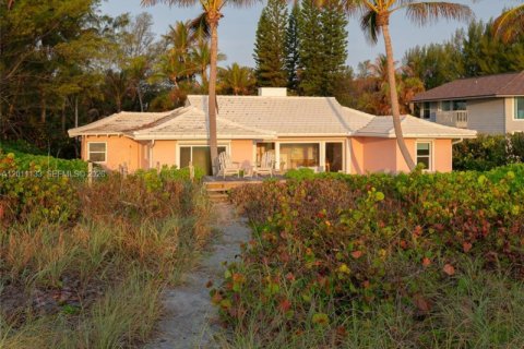House in Jupiter Island, Florida 7 bedrooms, 286.23 sq.m. № 2076315 - photo 25