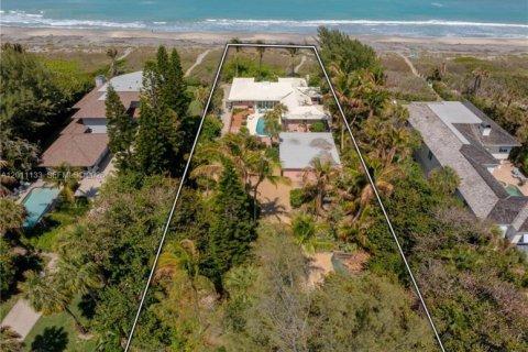 House in Jupiter Island, Florida 7 bedrooms, 286.23 sq.m. № 2076315 - photo 3