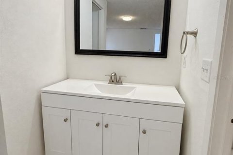 Casa en alquiler en Tampa, Florida, 3 dormitorios, 130.25 m2 № 2389214 - foto 13