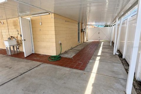 Casa en alquiler en Tampa, Florida, 3 dormitorios, 130.25 m2 № 2389214 - foto 26