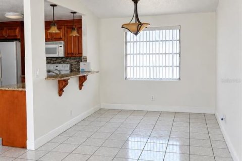 Casa en alquiler en Tampa, Florida, 3 dormitorios, 130.25 m2 № 2389214 - foto 6