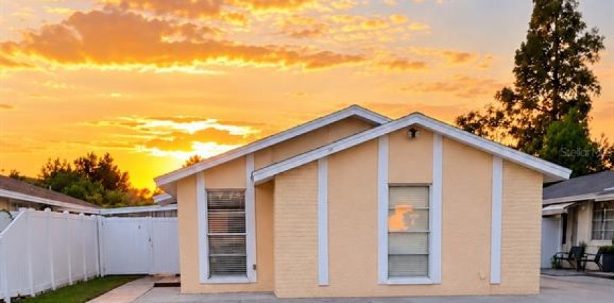 Casa en Tampa, Florida 3 dormitorios, 130.25 m2 № 2389214