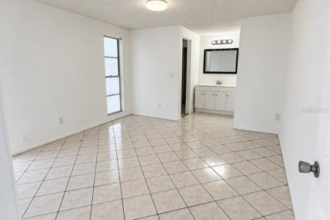 Casa en alquiler en Tampa, Florida, 3 dormitorios, 130.25 m2 № 2389214 - foto 11