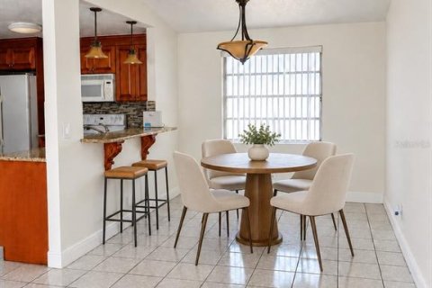 Casa en alquiler en Tampa, Florida, 3 dormitorios, 130.25 m2 № 2389214 - foto 7