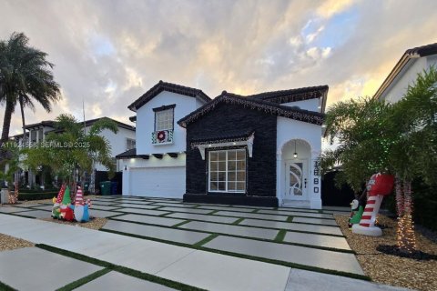 Casa en venta en Miami, Florida, 4 dormitorios, 217.21 m2 № 1982927 - foto 1