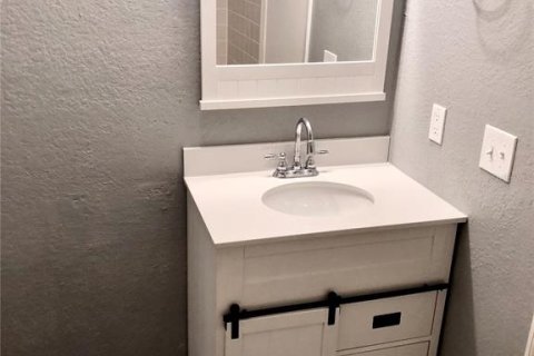 Condo in Orlando, Florida, 1 bedroom № 2111500 - photo 14