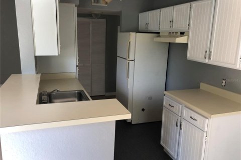 Condo in Orlando, Florida, 1 bedroom № 2111500 - photo 10