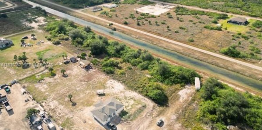 Terrain à LaBelle, Floride № 2054750