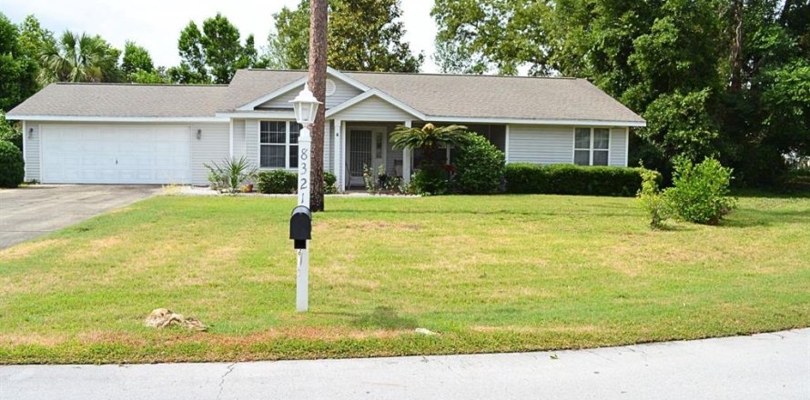 House in Ocala, Florida 2 bedrooms, 132.66 sq.m. № 1767039