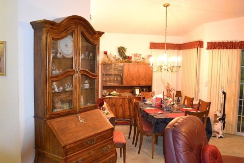 House in Ocala, Florida 2 bedrooms, 132.66 sq.m. № 1767039 - photo 12