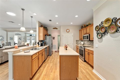 House in Summerfield, Florida 3 bedrooms, 197.51 sq.m. № 1620744 - photo 18