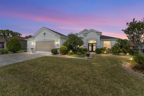 House in Summerfield, Florida 3 bedrooms, 197.51 sq.m. № 1620744 - photo 1
