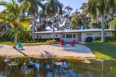 House in Palmetto, Florida 3 bedrooms, 199.74 sq.m. № 1789136 - photo 2