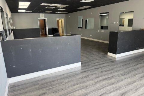 Propiedad comercial en alquiler en Saint Lucie, Florida № 1718917 - foto 10