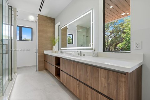 House in Fort Lauderdale, Florida 4 bedrooms, 343.83 sq.m. № 1847781 - photo 18