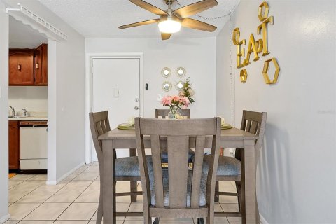 Condominio en alquiler en Orlando, Florida, 2 dormitorios, 70.7 m2 № 1723170 - foto 4