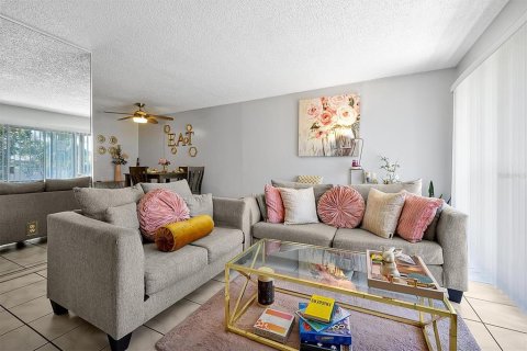 Condominio en alquiler en Orlando, Florida, 2 dormitorios, 70.7 m2 № 1723170 - foto 9