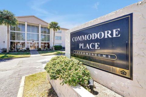 Condominio en alquiler en Orlando, Florida, 2 dormitorios, 70.7 m2 № 1723170 - foto 1