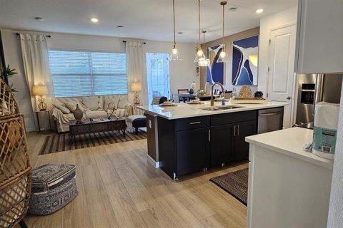 Снять в аренду таунхаус в Дэвенпорт, Флорида 3 комнаты, 150.69м2, № 1554564 - фото 3