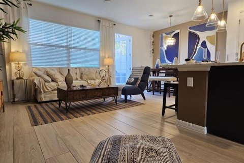 Снять в аренду таунхаус в Дэвенпорт, Флорида 3 комнаты, 150.69м2, № 1554564 - фото 4