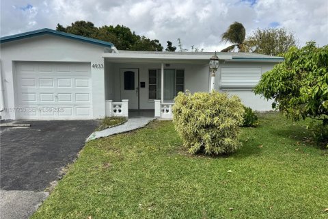 Casa en Lauderdale Lakes, Florida 2 dormitorios, 119.29 m2 № 2044540