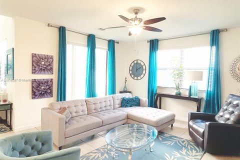 Casa en venta en Homestead, Florida, 3 dormitorios, 217.58 m2 № 2055011 - foto 7