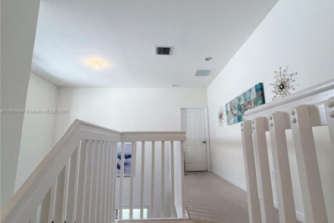 Casa en venta en Homestead, Florida, 3 dormitorios, 217.58 m2 № 2055011 - foto 13