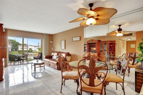Copropriété à vendre à Lauderdale Lakes, Floride: 2 chambres, 87.7 m2 № 1864720 - photo 2