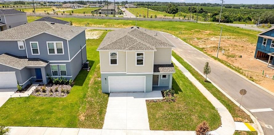 House in Haines City, Florida 4 bedrooms, 190.45 sq.m. № 2238328