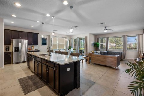 Casa en venta en Kissimmee, Florida, 7 dormitorios, 381.46 m2 № 1733961 - foto 12