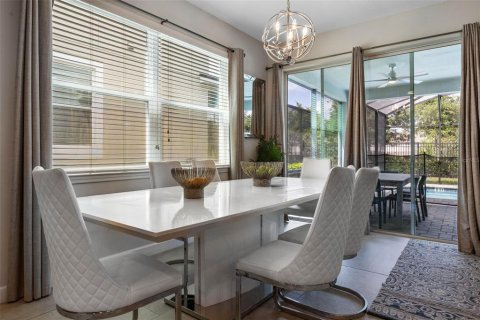 Casa en venta en Kissimmee, Florida, 7 dormitorios, 381.46 m2 № 1733961 - foto 24