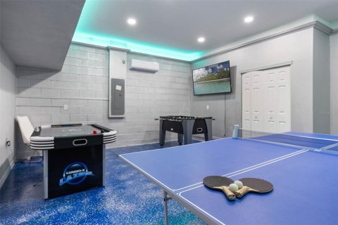 Casa en venta en Kissimmee, Florida, 7 dormitorios, 381.46 m2 № 1733961 - foto 8