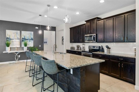 Casa en venta en Kissimmee, Florida, 7 dormitorios, 381.46 m2 № 1733961 - foto 14