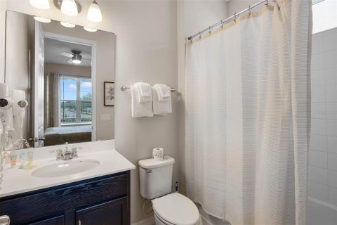Casa en venta en Kissimmee, Florida, 7 dormitorios, 381.46 m2 № 1733961 - foto 29