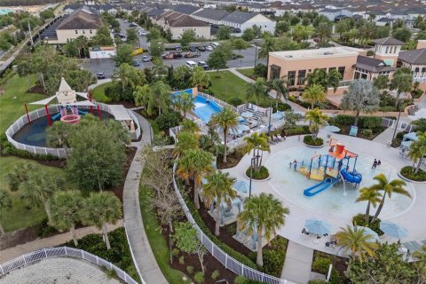 Casa en venta en Kissimmee, Florida, 7 dormitorios, 381.46 m2 № 1733961 - foto 10